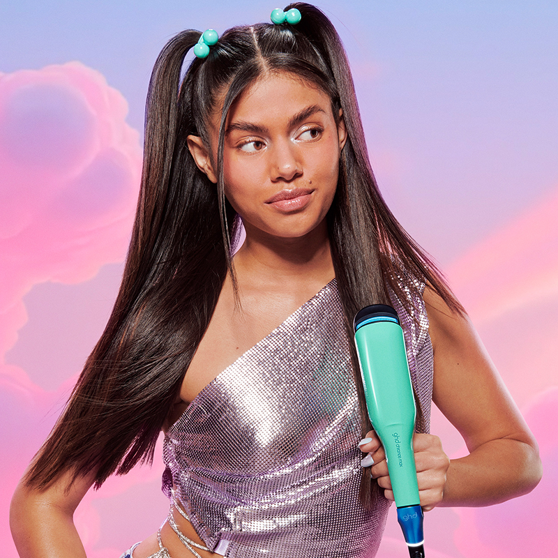 ghd-chronos-max-Styler-in-Jelly-Mint-Model-Bild