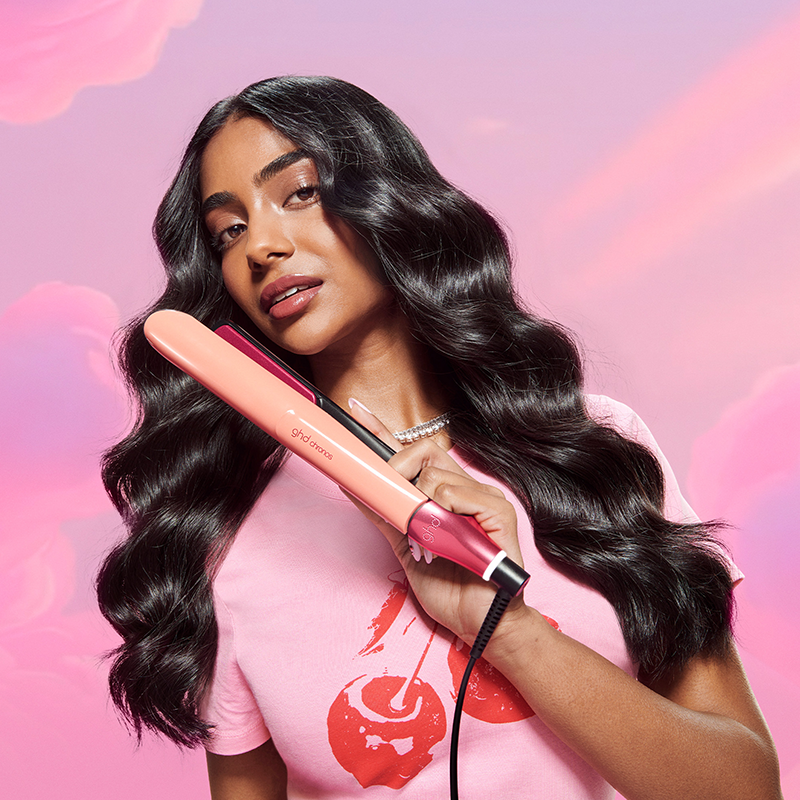 ghd-chronos-Styler-in-Sunkissed-Peach-Model-Bild